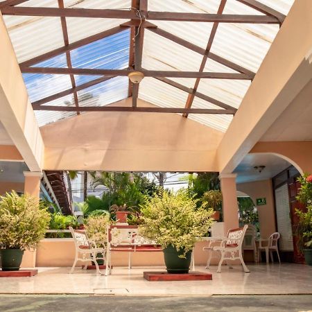 Hotel Y Cabinas El Coral Хако Экстерьер фото