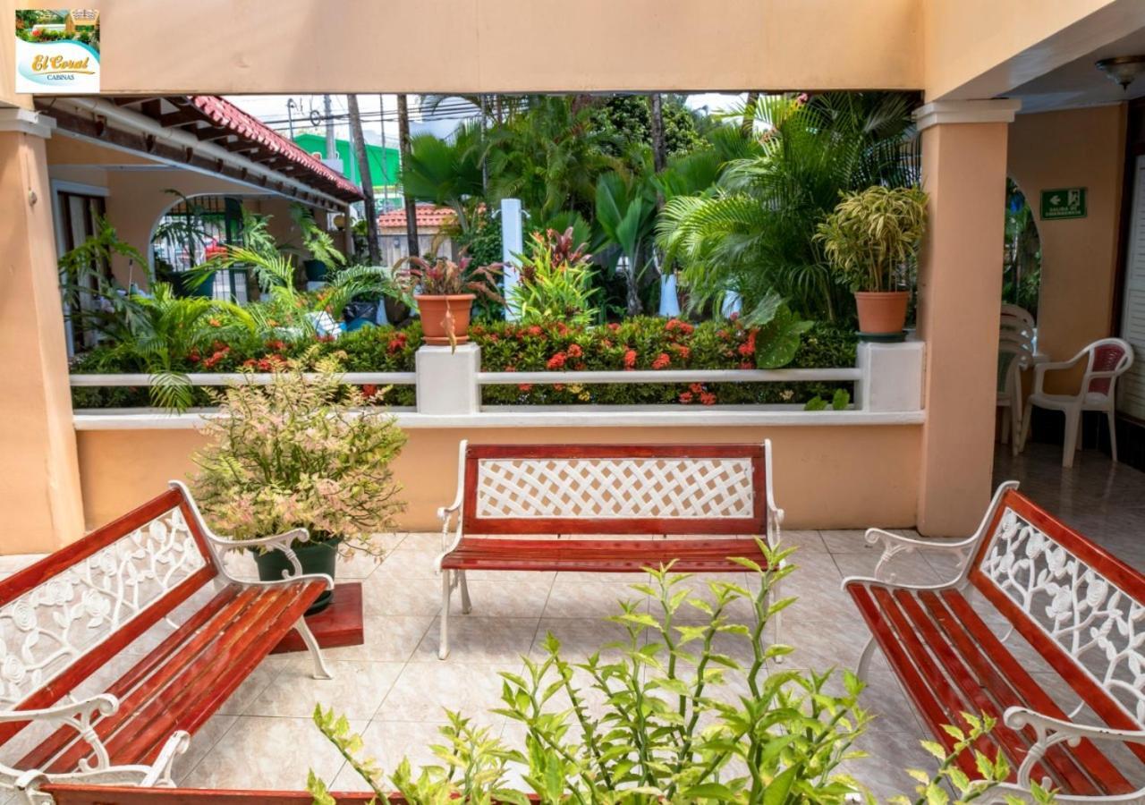 Hotel Y Cabinas El Coral Хако Экстерьер фото