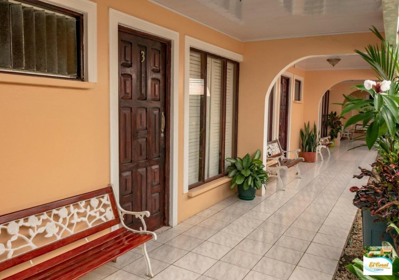 Hotel Y Cabinas El Coral Хако Экстерьер фото